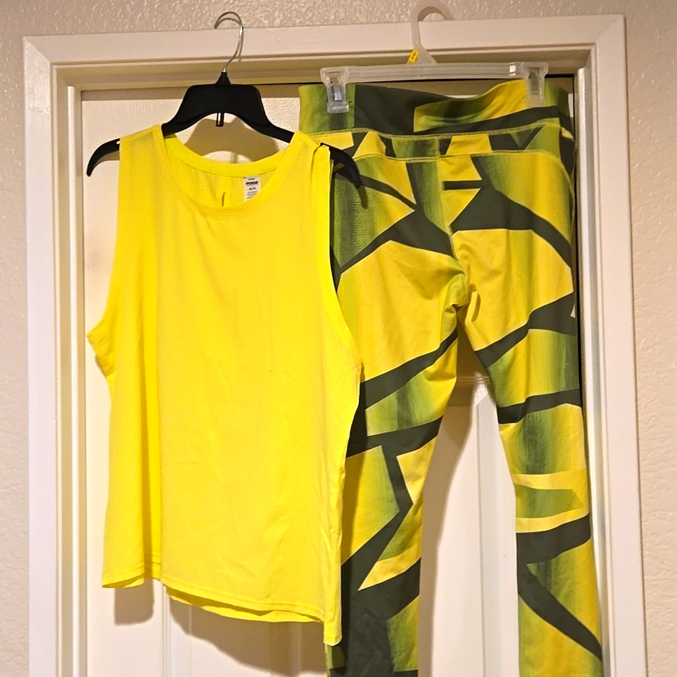 New York  Company Leggings Top Different Brand